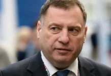 Кулеш и Володин прощаются с Юрием Швыткиным kulesh i volodin proshhayutsya s yuriem shvytkinym-politgolos-ru-0