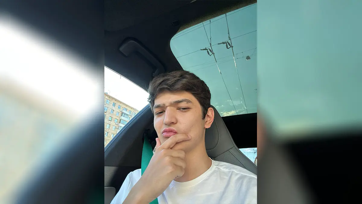 Минкульт Украины внес певца Akmal’ в список угроз нацбезопасности