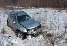 В Рязанской области поезд 46 столкнулся с Renault Duster на переезде v ryazanskoj oblasti poezd 46 stolknulsya s na pereezde-politgolos-ru-0