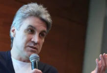 pamyati vedushhego chelovek i zakon ego podderzhivali putin i peskov-politgolos-ru-0