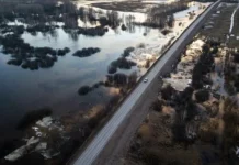 Паводок на Марий Эл с юмором и единством в Йошкар-Оле и Нольке pavodok na marij el s yumorom i edinstvom v joshkarole i nolke-politgolos-ru-0