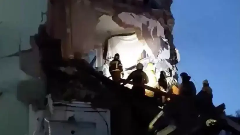 Росгвардия оцепила повреждённый после атаки БПЛА на Сызрань дом