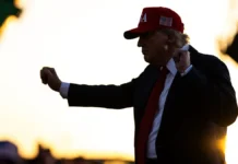 Дональд Трамп предлагает перемирие РФ и Украине к Дню Победы donald tramp predlagaet peremirie rf i ukraine k dnyu pobedy-politgolos-ru-0