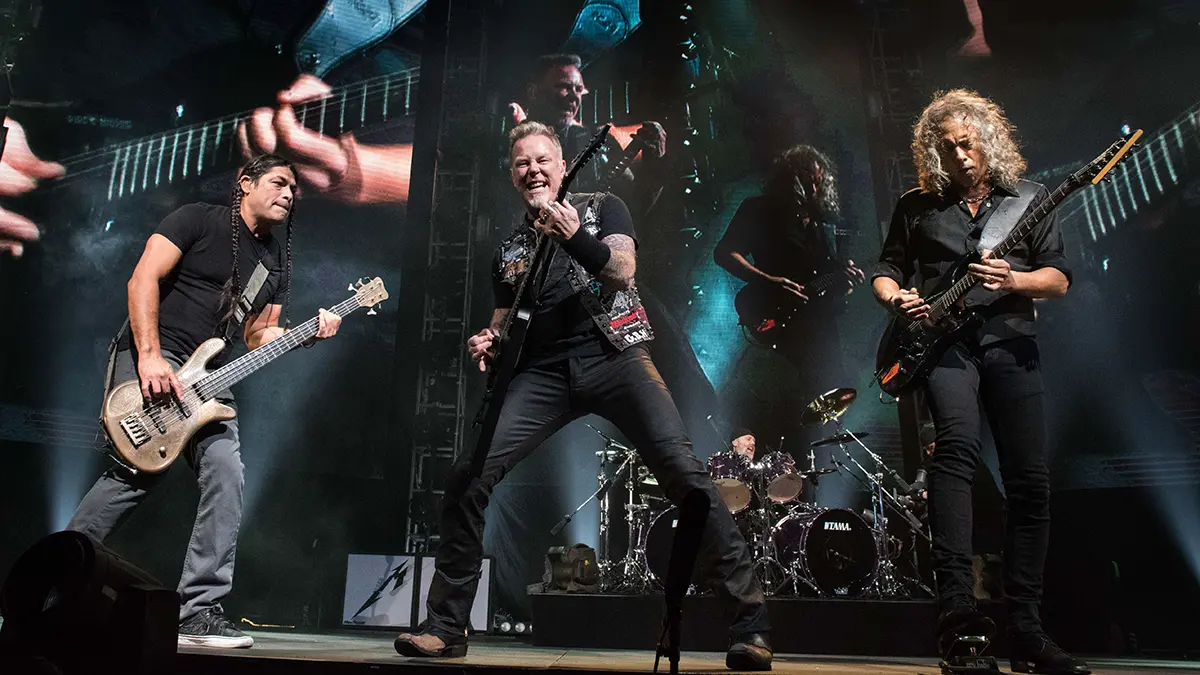 Концерт Metallica в Греции вызвал небольшое землетрясени