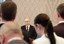 Путин считает диалог с Евросоюзом и Шрёдером возможным putin schitaet dialog s evrosoyuzom i shryoderom vozmozhnym-politgolos-ru-0