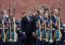 robert ficzo udivil mercza podhodom k vizitu v moskvu na den pobedy-politgolos-ru-0