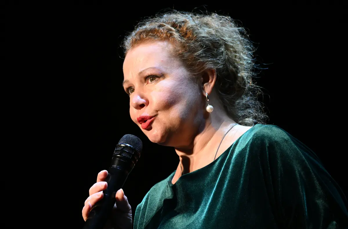 «Люблю, горжусь»: актриса Татьяна Абрамова опубликовала фото с 18-летним сыном