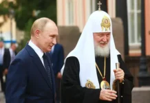 vladimir putin i patriarh kirill chtyat pamyat i podvig v den pobedy-politgolos-ru-0