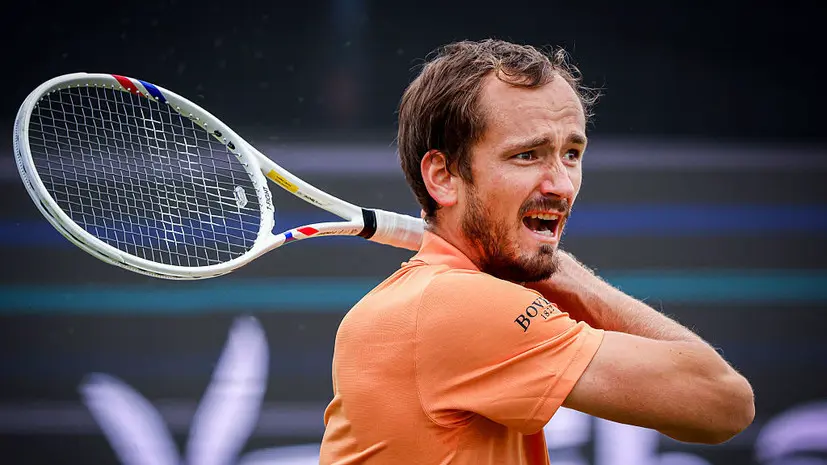 Медведев проиграл 76-й ракетке мира и не смог выйти в финал турнира ATP в Хертогенбосе
