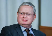 Михаил Делягин о ПДС. При Минфине оптимизируют пенсионные накопления mihail delyagin o pds pri minfine optimiziruyut pensionnye nakopleniya-politgolos-ru-0