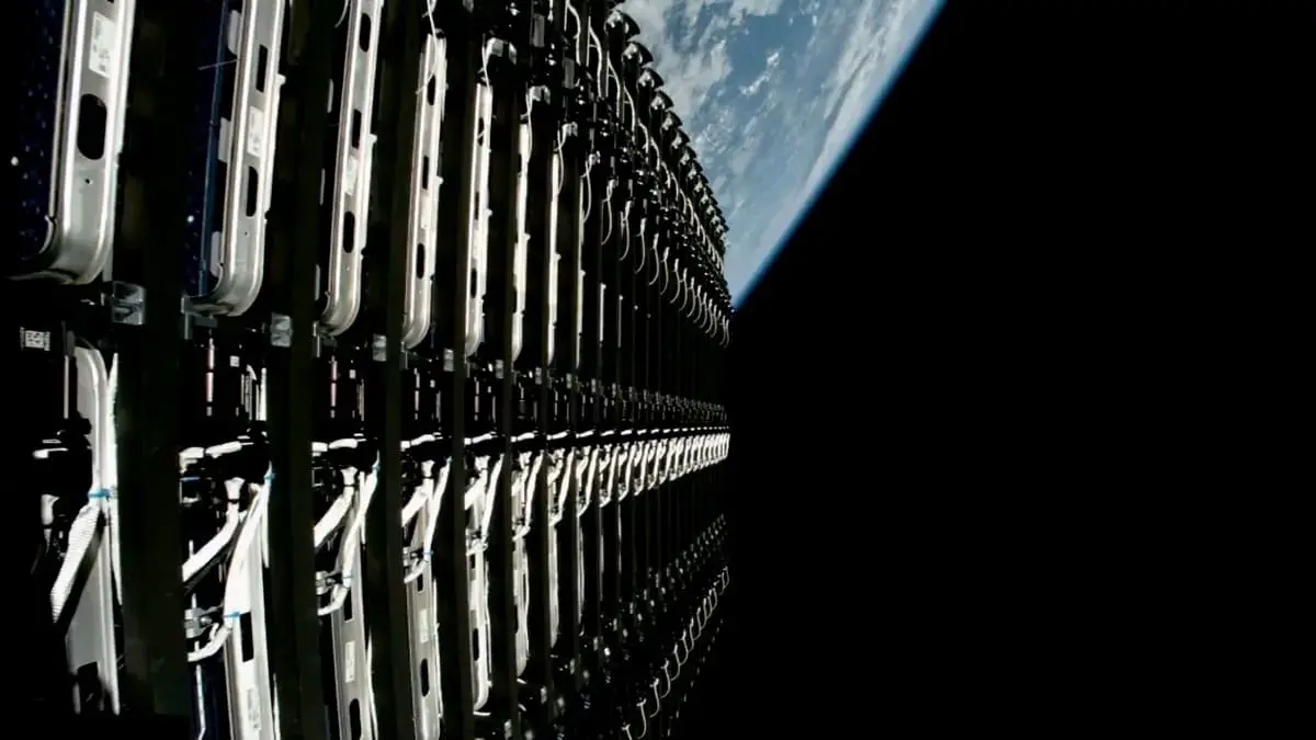 SpaceX планирует расширить группировку Starlink до 100 тысяч спутников-0