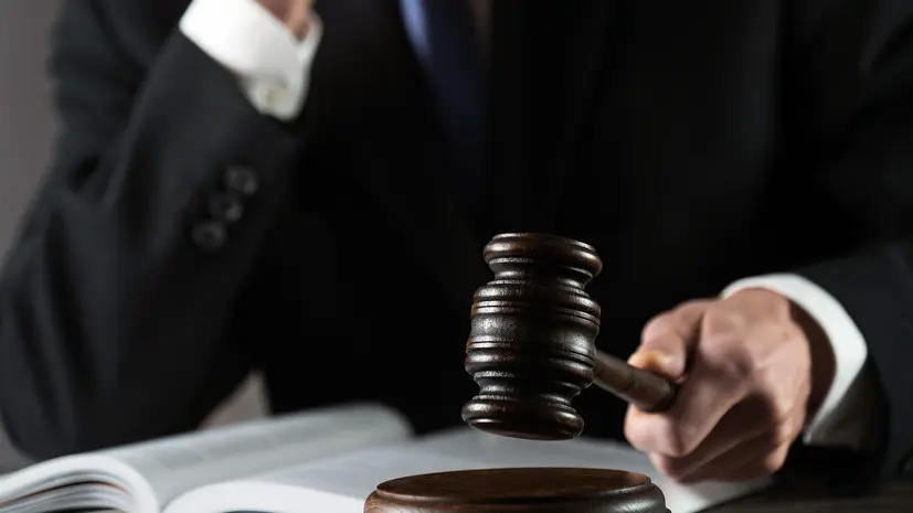Жителю Иркутска дали 7,5 года колонии после нападения на дочь-подростка