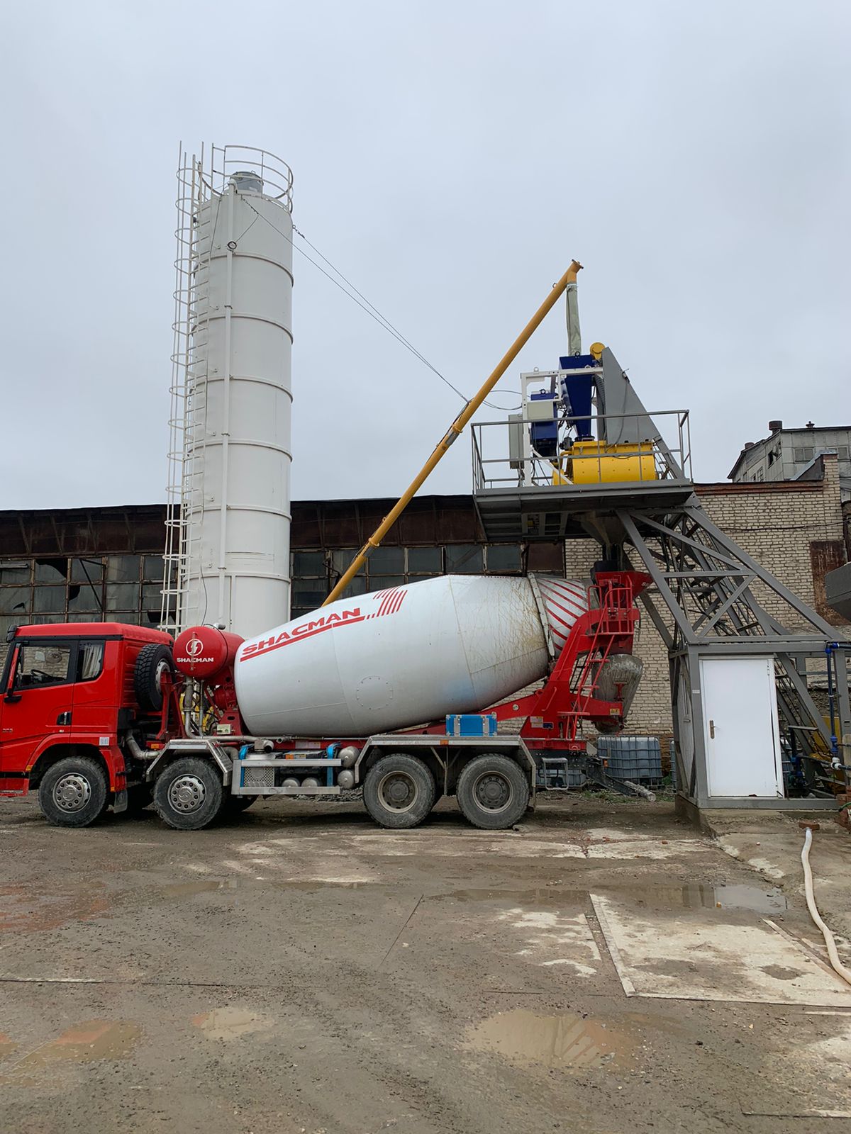 Аренда автобетоносмесителя Shacman 12м3