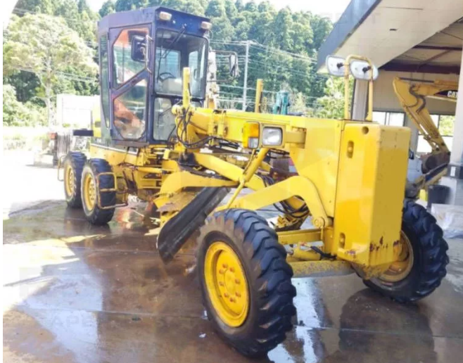Аренда автогрейдера 7,5 тонн KOMATSU GD300A-1