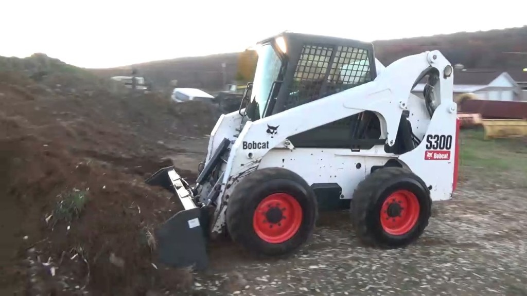 Аренда bobcat мини-погрузчик. Вилы, щетка