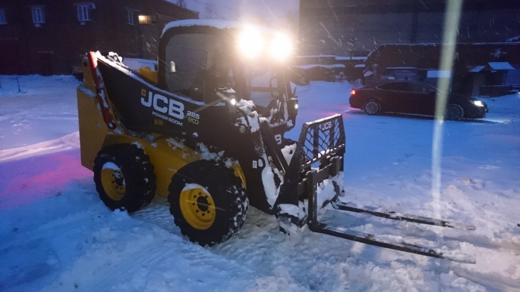 Аренда дизельного погрузчика с вилами JCB-225
