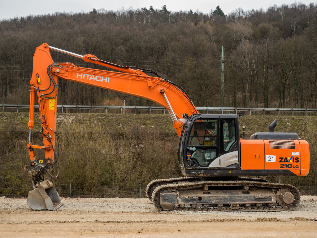 Аренда экскаватора гусеничного Hitachi ZX330