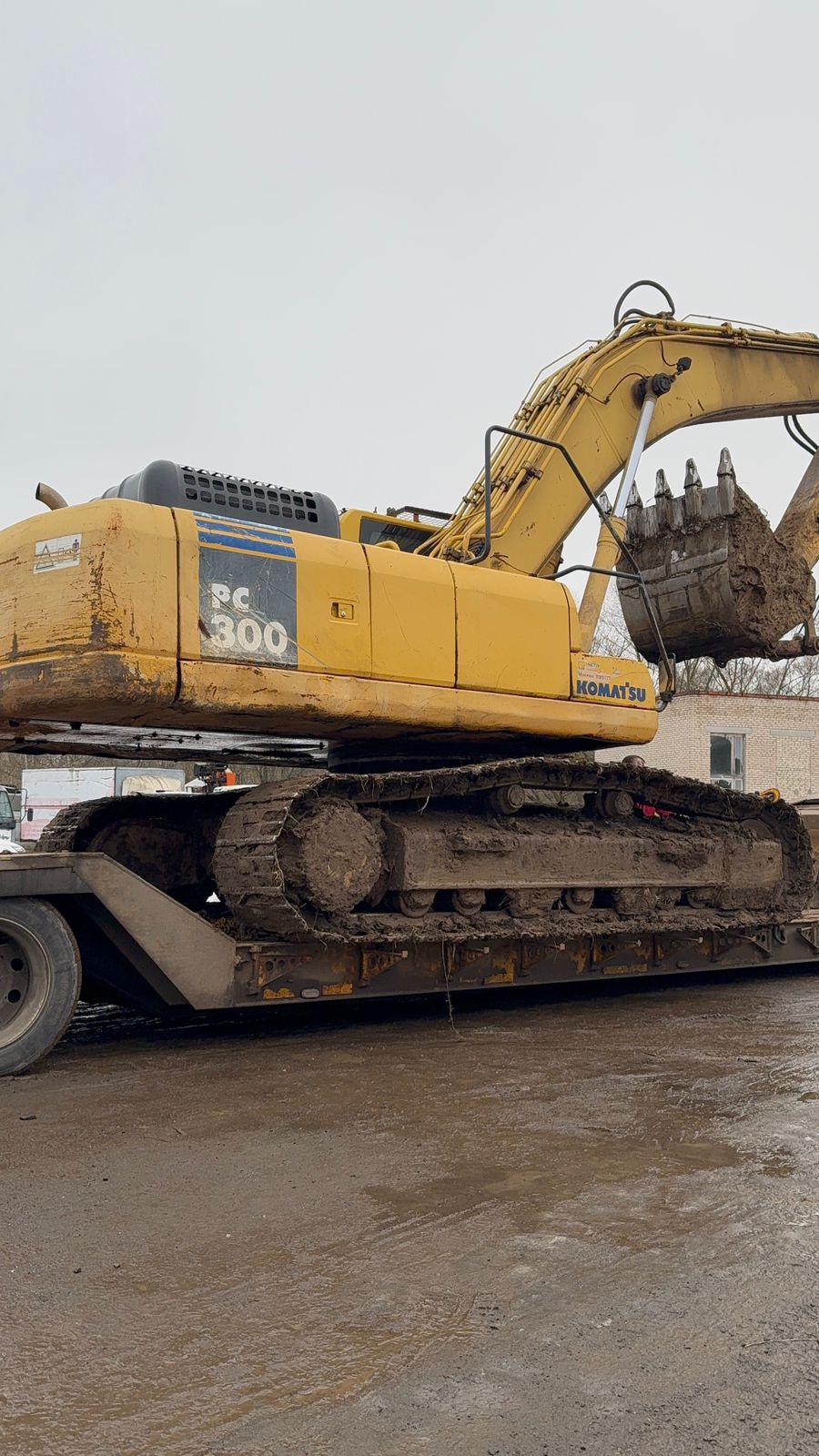 Аренда экскаватора гусеничного Kamatsu PC220LC-8MO