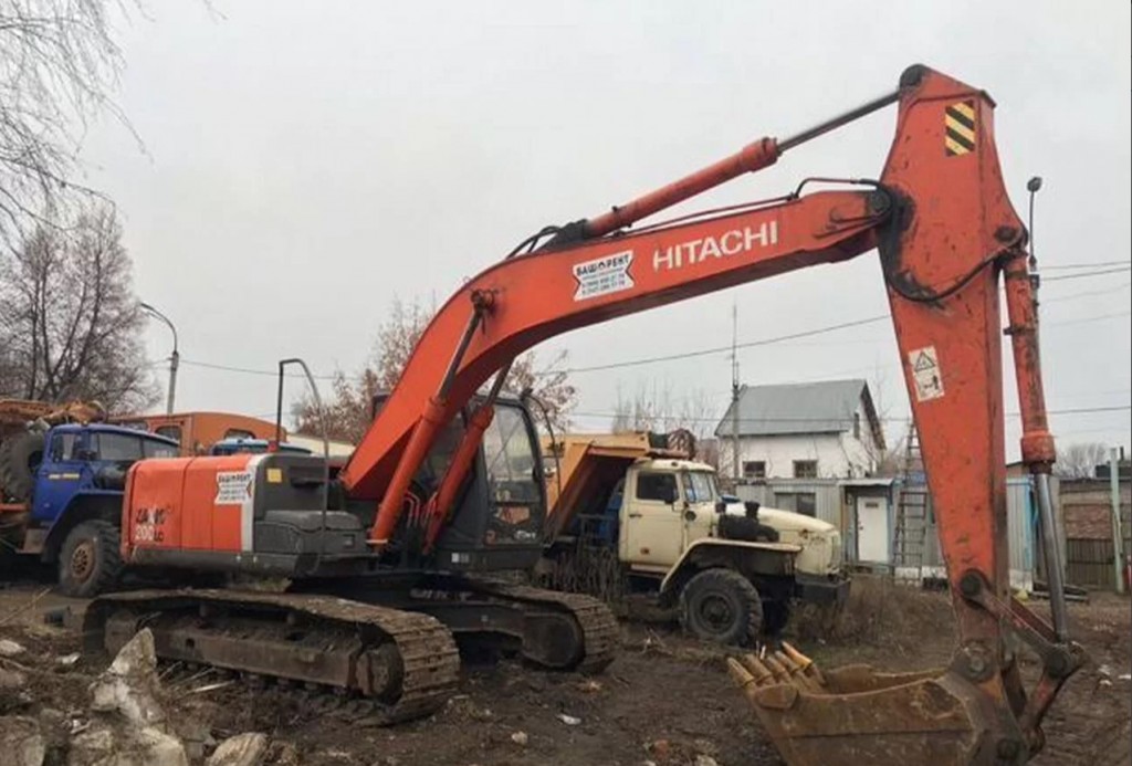 Аренда Экскаватора гусеничный hitachi ZX200