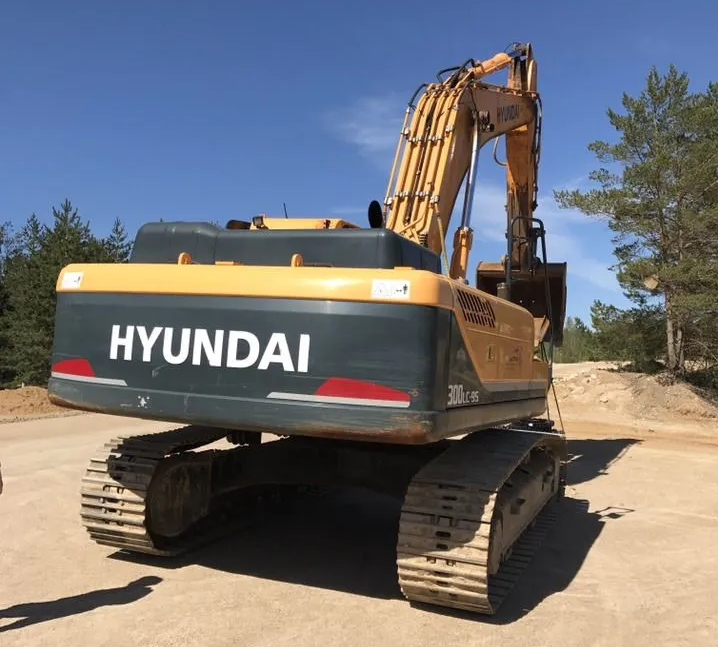 Аренда экскаватора hyundai R300LC-9S и JCB-330