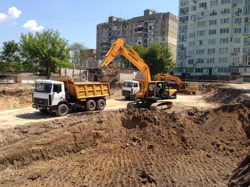 Аренда экскаватора колесного, гусеничного в Крыму