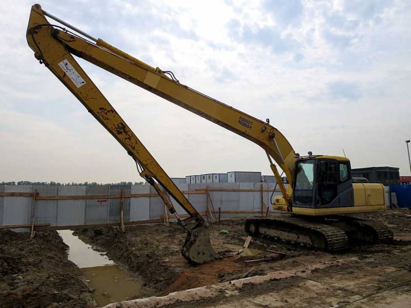 Аренда экскаватора Комацу РС200-8М0