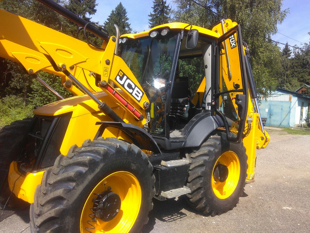 Аренда экскаватора- погрузчика JCB 4CX