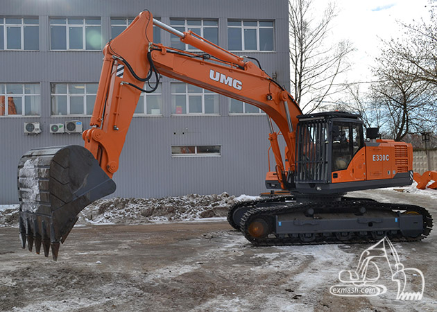 Аренда экскаваторов JCB с навесным оборудованием