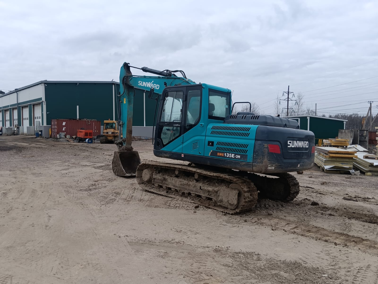 Аренда гусеничного экскаватора