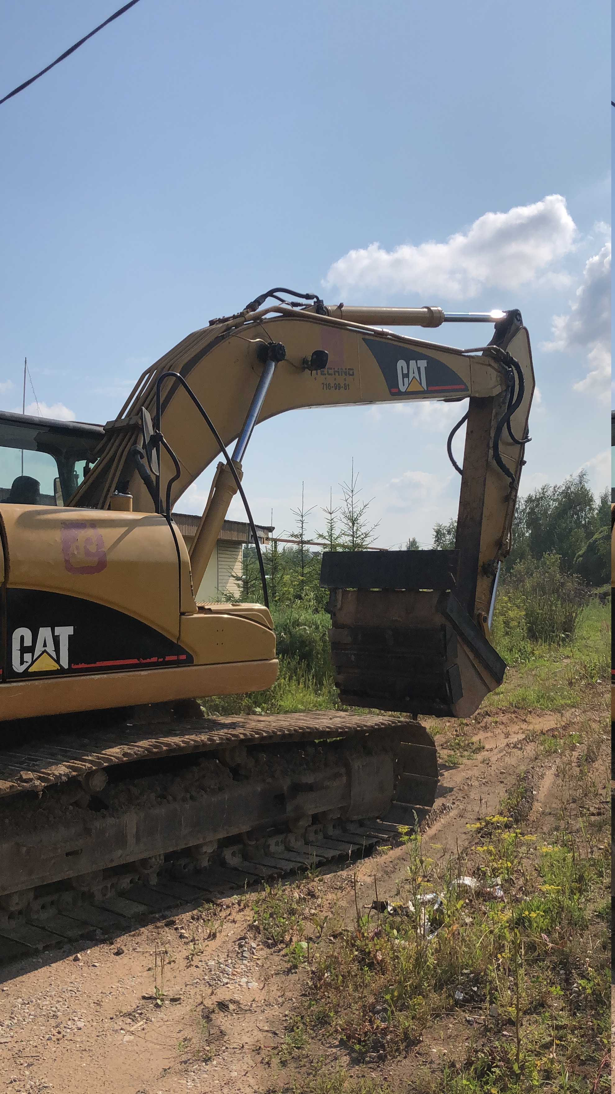 Аренда гусеничного экскаватора CAT 320D L