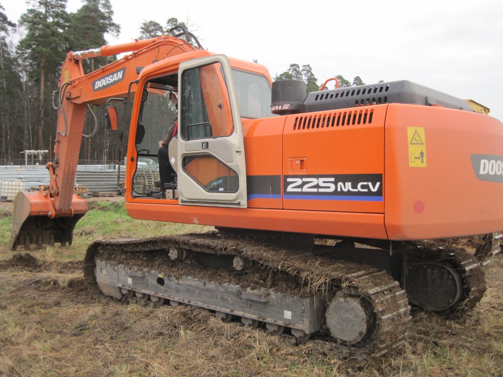 Аренда гусеничного экскаватора Doosan 225