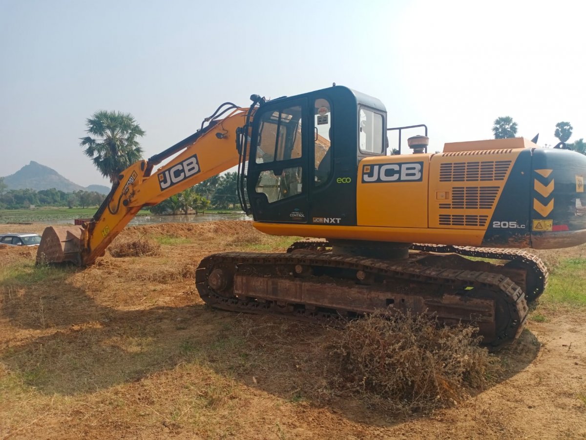 Аренда гусеничного экскаватора JCB JS 205LC