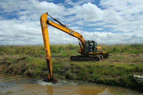 Аренда гусеничного экскаватора JCB JS 220 LR