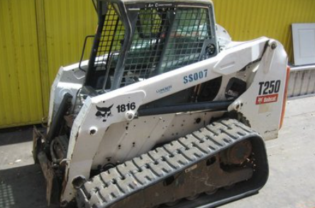 Аренда гусеничного мини погрузчика Bobcat T250