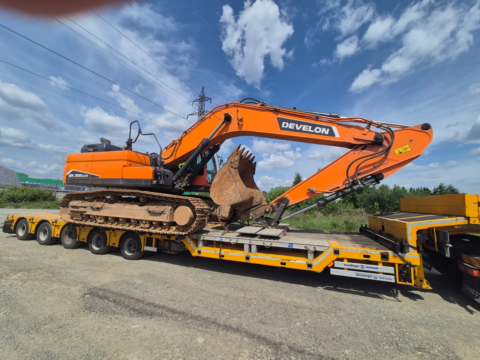 Аренда Гусеничный Экскаватор Doosan 300