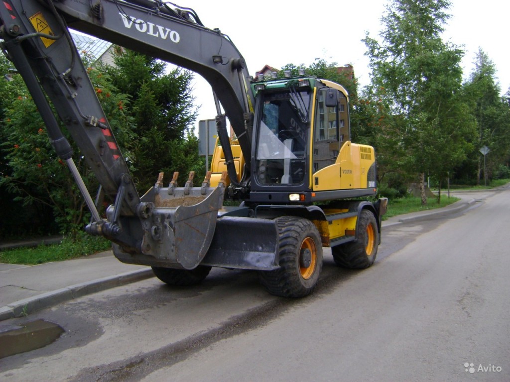 Аренда колесного полноповоротного экскаватора VOLV