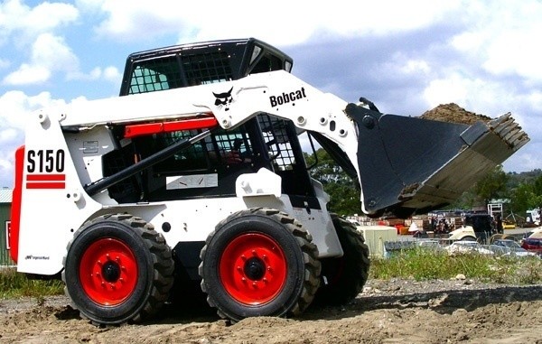 Аренда мини-погрузчика Bobcat s150