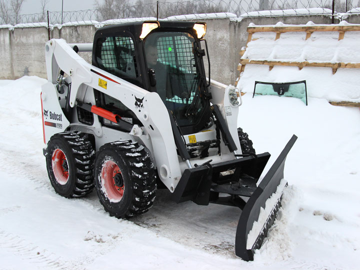 Аренда мини-погрузчика BOBCAT S650
