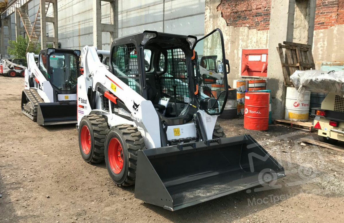Аренда мини- погрузчика Bobcat с оборудованием