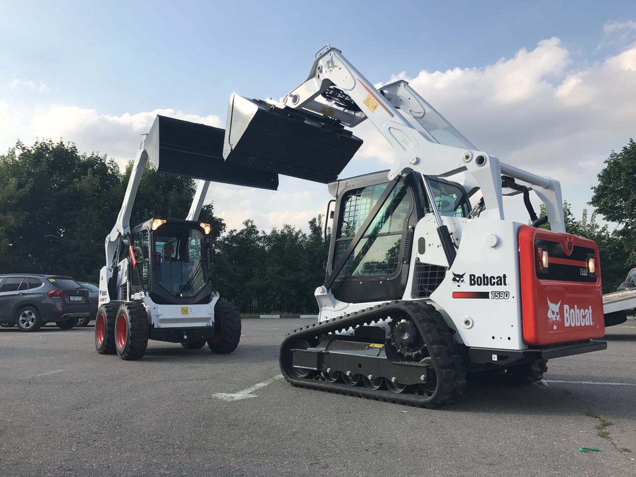 Аренда мини-погрузчика Bobcat T590