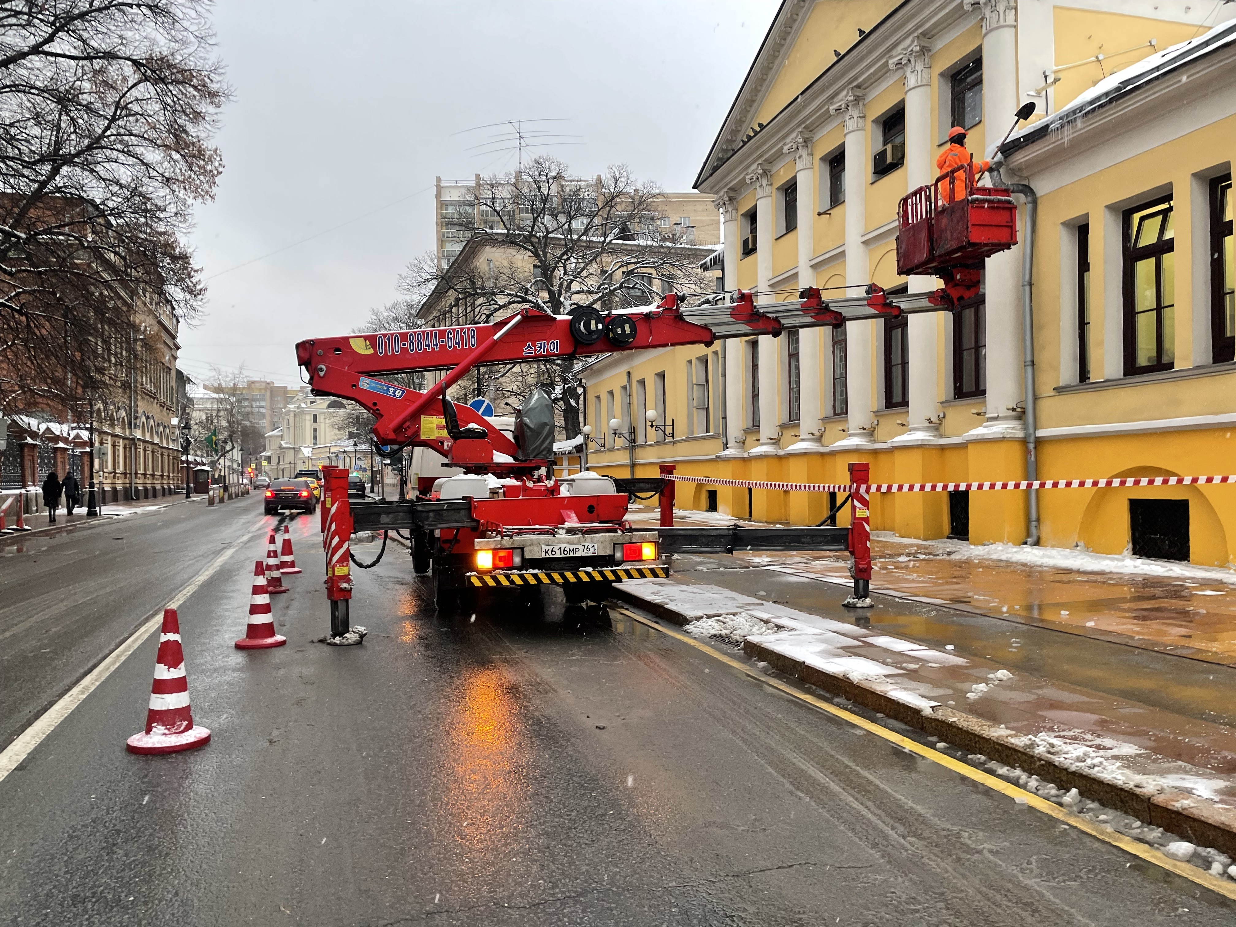 Аренда подъёмника автовышки скайлифт с балконом