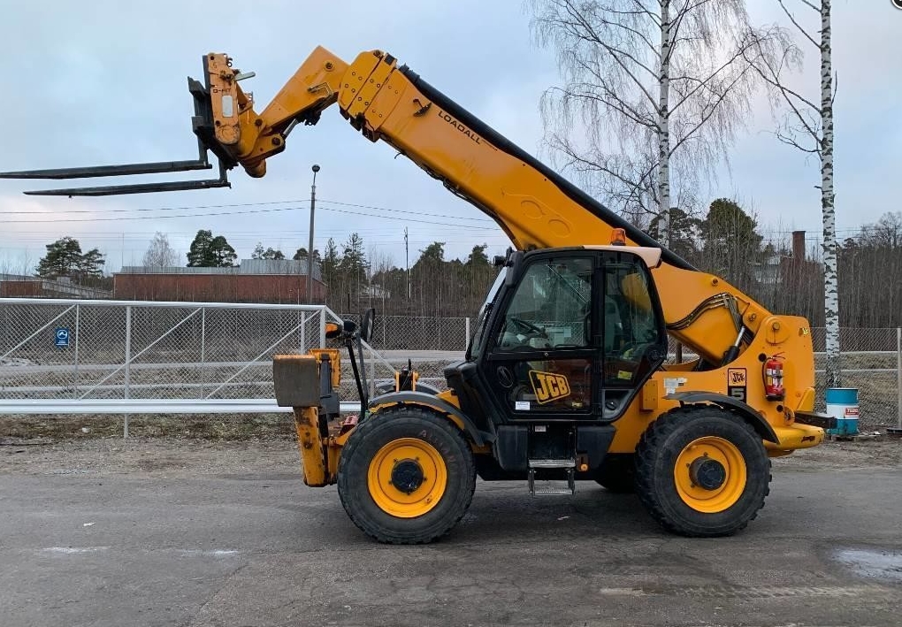 Аренда погрузчика с телескопической стрелой JCB 54