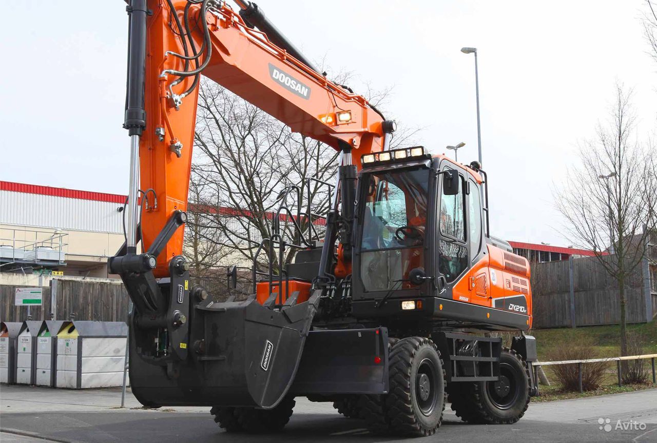 Аренда спецтехники. Экскаватор JCB