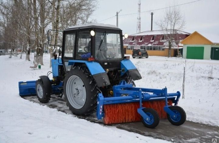 Аренда трактора МТЗ 82.1 с щеткой, отвалом