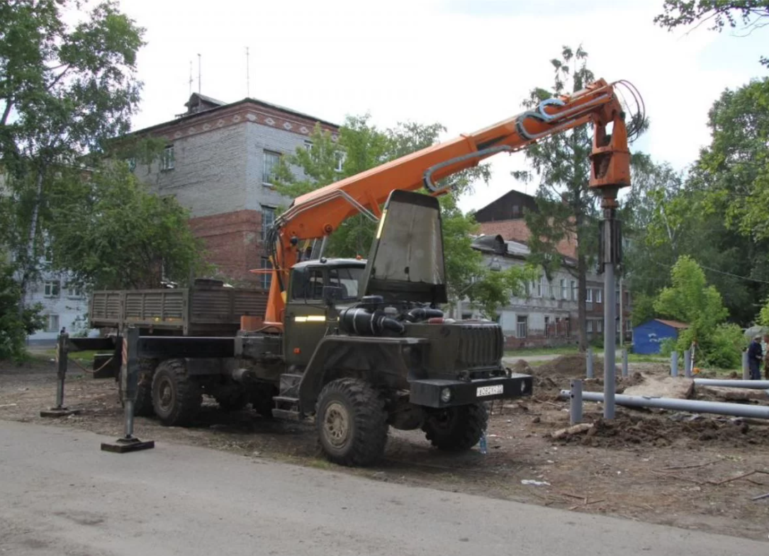 Аренда Убм-85. Ямобуры. Бурение. Винтовые сваи
