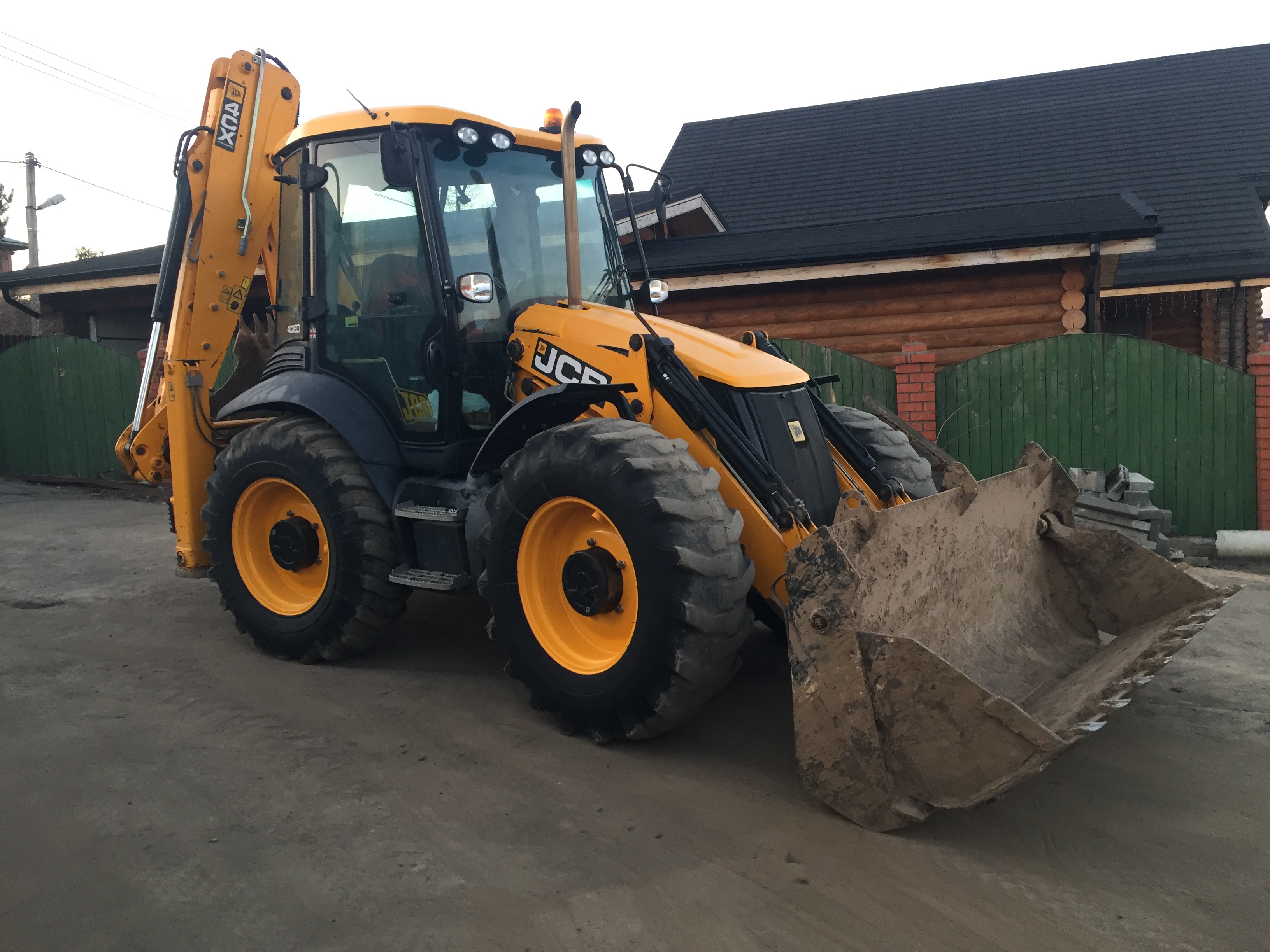 Аренда, услуги экскаватора-погрузчика JCB 4CX, 3CX