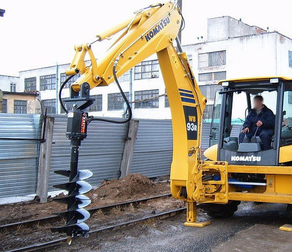 Аренда ямобура Komatsu
