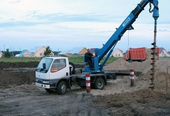 Аренда ямобура Услуги Установка столбов Бурение
