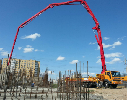 Автобетононасос 52-54 м в аренду недорого