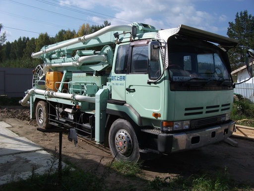Автобетононасос аренда. Услуги бетононасос